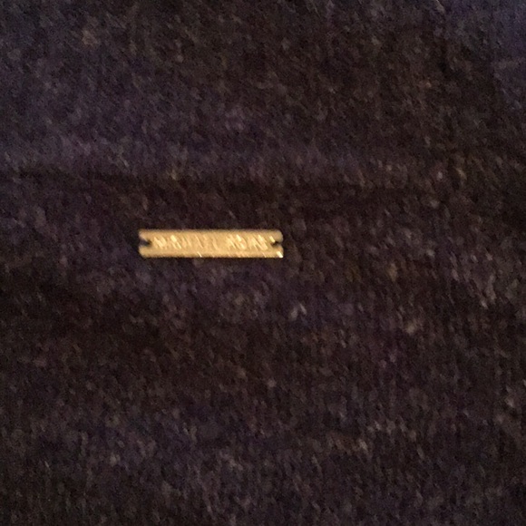 Sweater - Picture 2 of 3